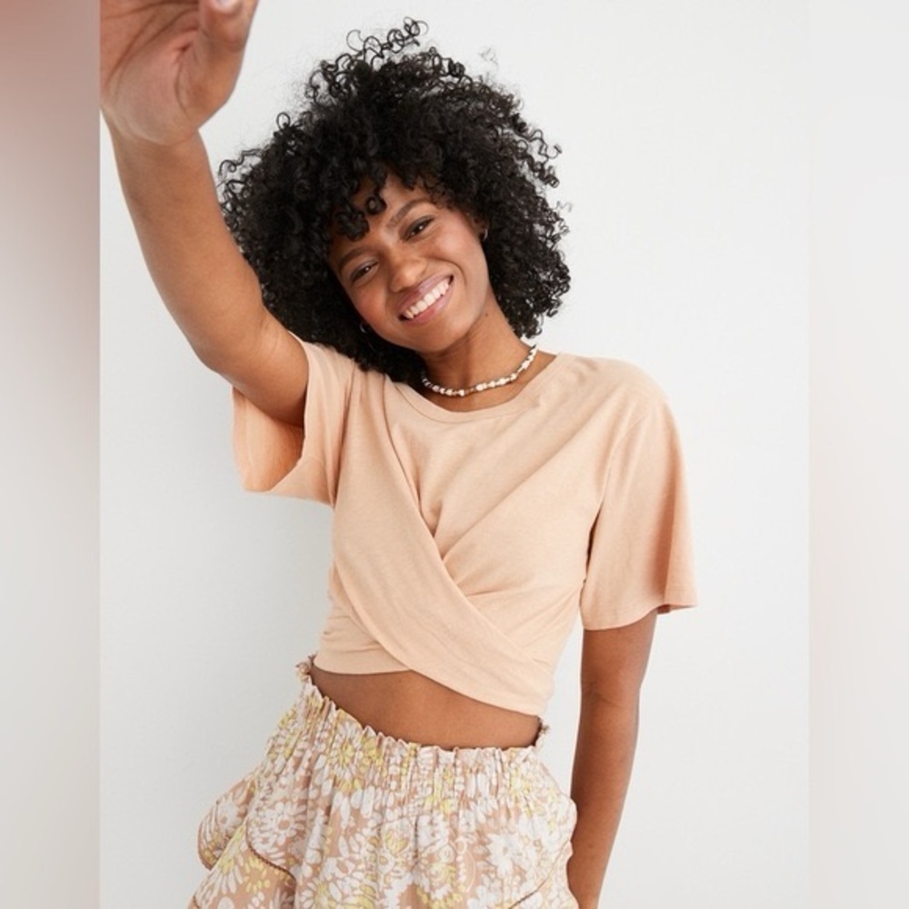 AERIE || Cropped Wrapback T-Shirt Size XXS in Peach
